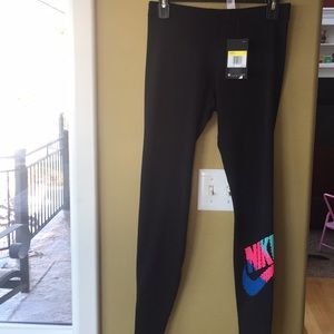NWT Nike women’s pants